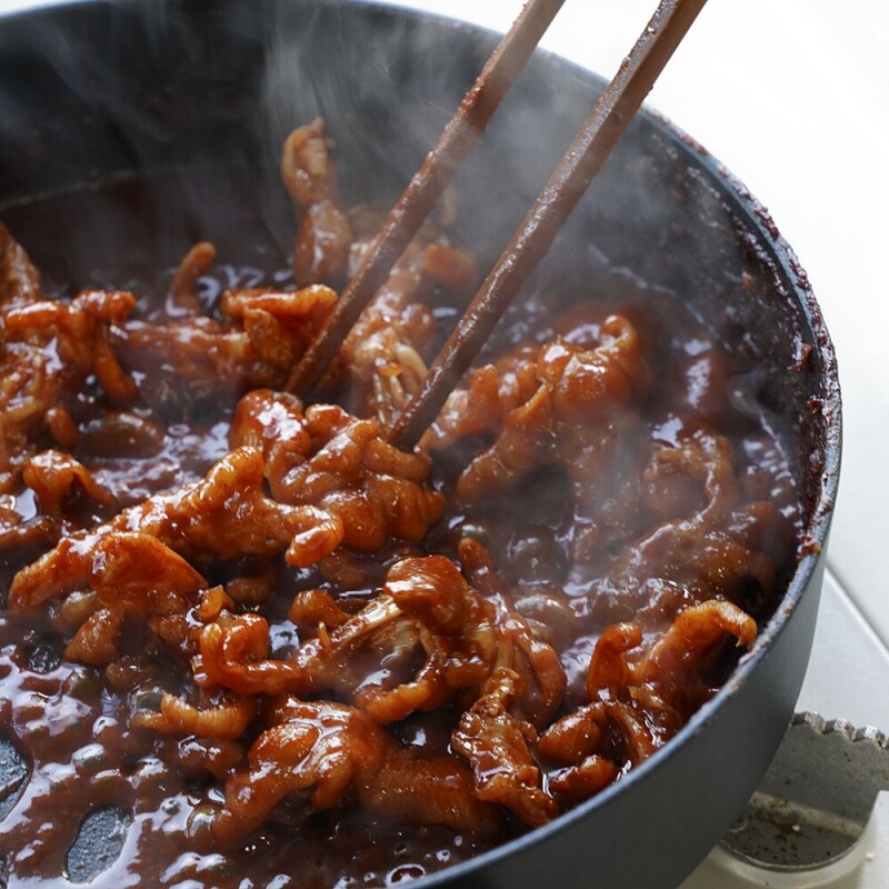 홍익상회,[Hongik Market] 직화 무뼈 닭발 220g 국내산 닭발 전자렌지 4분 OK